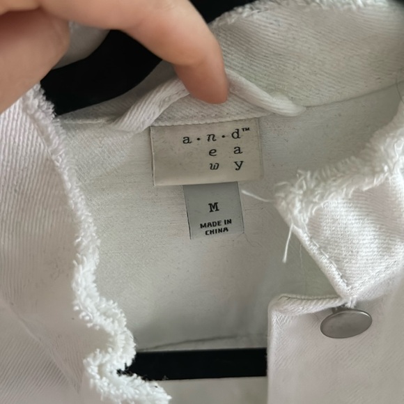 White jean jacket , size medium - Picture 3 of 3